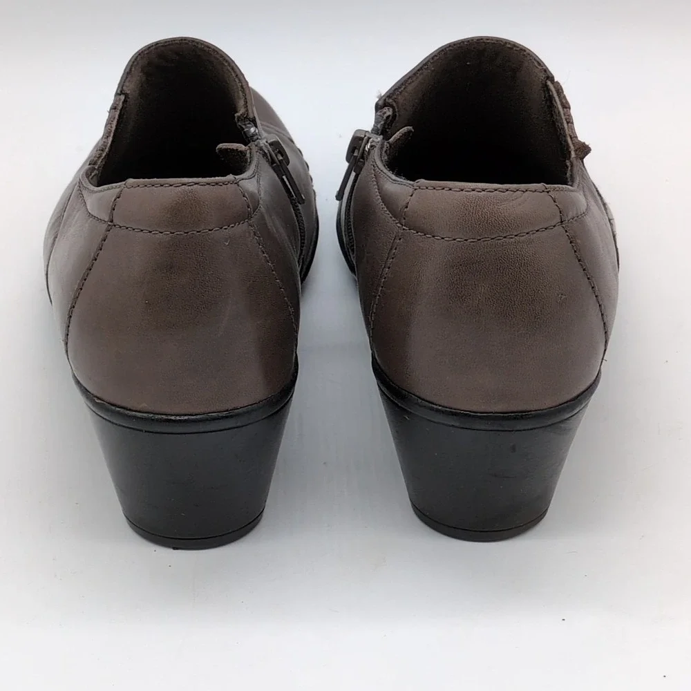 Clarks Boots Womens Gray‎ 8 Leather Ankle Bootie Shoes Side Zip Stretch 67785